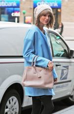 TAYLOR SWIFT Leaves Her New York