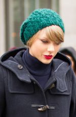 TAYLOR SWIFT Out and About in New York  2212