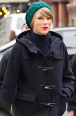 TAYLOR SWIFT Out and About in New York  2212