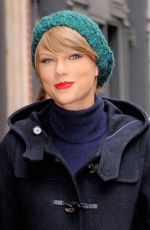 TAYLOR SWIFT Out and About in New York  2212