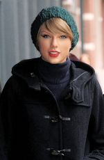 TAYLOR SWIFT Out and About in New York  2212