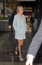 TAYLOR SWIFT Out and About in New Yowk 2412