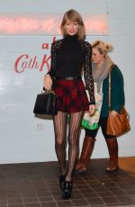 TAYLOR SWIFT Out Shopping at Covent Garden in London