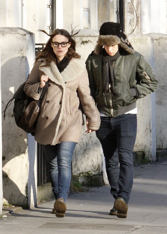 KEIRA KNIGHTLEY and James Righton Out for Lunch