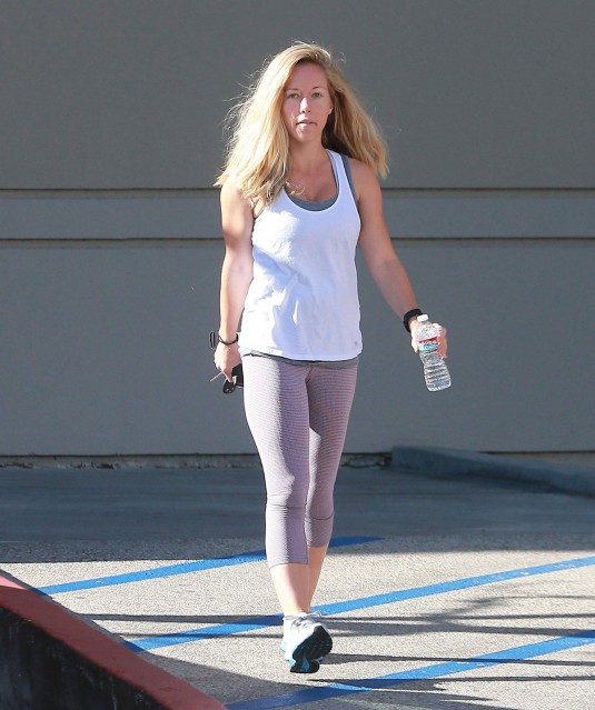 KENDRA WILKINSON Leaves Equinox Gym