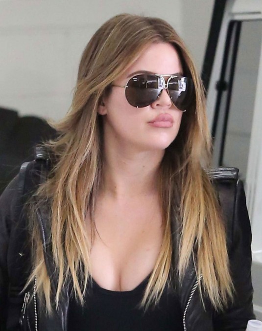 KHLOE KARDASHIAN in Tights Arrives at a Gym