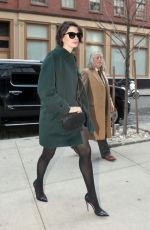 ANNE HATHAWAY Arrives at Her Hotel in New York 2001