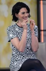 ANNE HATHAWAY at Today Show in New York 2001