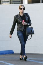 ASHLEY BENSON Out for Lunch at La Boulange in Los Angeles