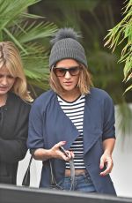 CAROLINE FLACK Leaves a Studios in London