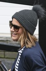 CAROLINE FLACK Leaves a Studios in London