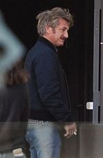 CHARLIZE THERON and Sean Penn at a Cigarette Break