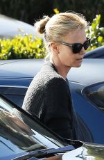 CHARLIZE THERON Shopping Groceries in Los Angeles 0501