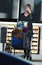 CHARLIZE THERON Shopping Groceries in Los Angeles 0501