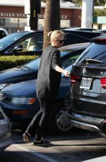 CHARLIZE THERON Shopping Groceries in Los Angeles 0501