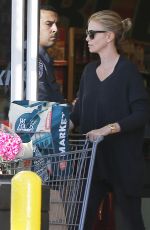 CHARLIZE THERON Shopping Groceries in Los Angeles 0501