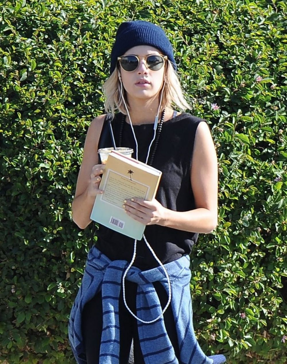 EMMA ROBERTS Heading to Urth Caffe in West Hollywood 1901 EMMA ROBERTS Heading to Urth Caffe in West Hollywood 1901