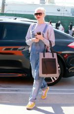 GWEN STEFANI Arrives at a Studio in Burbank 1801