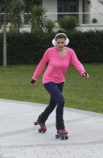 IMOGEN THOMAS Out Skating at a Park