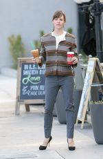 JENNIFER GARNER and Ben Affleck Leaves Starbucks in Los Angeles 0801