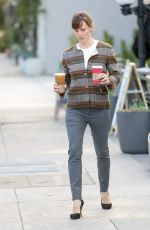 JENNIFER GARNER and Ben Affleck Leaves Starbucks in Los Angeles 0801