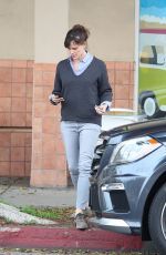 JENNIFER GARNER Leaves Menchie