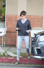JENNIFER GARNER Leaves Menchie