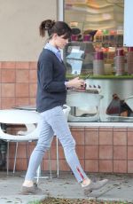 JENNIFER GARNER Leaves Menchie