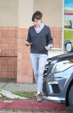 JENNIFER GARNER Leaves Menchie