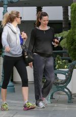 JENNIFER GARNER Out and About in Los Angeles 2801