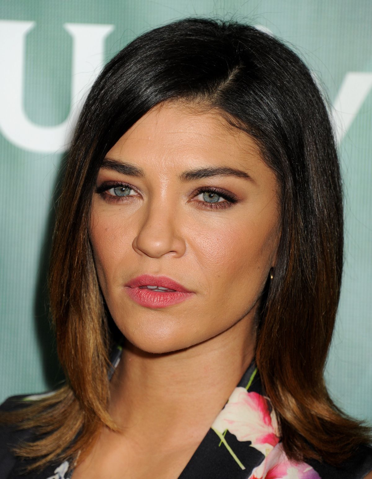 jessica-szohr-at-nbc-universal-tca-press-tour-in-pasadena_21.