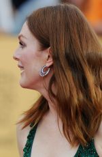 JULIANNE MOORE at 2015 Screen Actor Guild Awards in Los Angeles