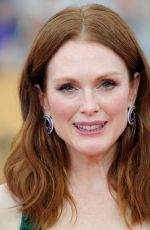 JULIANNE MOORE at 2015 Screen Actor Guild Awards in Los Angeles