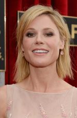 JULIE BOWEN at 2015 Screen Actor Guild Awards in Los Angeles