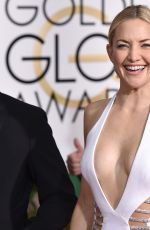 KATE HUDSON at 2015 Golden Globe Awards in Beverly Hills