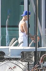 KENDALL JENNER and Justin Bieber Playing Volleyball at His Beverly Hills Home