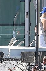 KENDALL JENNER and Justin Bieber Playing Volleyball at His Beverly Hills Home