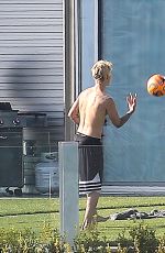 KENDALL JENNER and Justin Bieber Playing Volleyball at His Beverly Hills Home