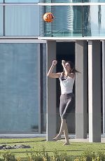 KENDALL JENNER and Justin Bieber Playing Volleyball at His Beverly Hills Home