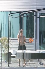 KENDALL JENNER and Justin Bieber Playing Volleyball at His Beverly Hills Home