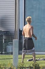 KENDALL JENNER and Justin Bieber Playing Volleyball at His Beverly Hills Home