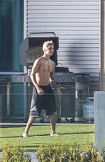 KENDALL JENNER and Justin Bieber Playing Volleyball at His Beverly Hills Home