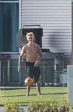 KENDALL JENNER and Justin Bieber Playing Volleyball at His Beverly Hills Home