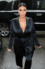 KIM KARDASHIAN Leeaes AOC Wine Bar and Restaurant in Los Angeles