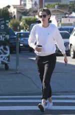 KRISTEN STEWART Out for Morning Coffee in Los Feliz 2301