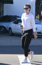 KRISTEN STEWART Out for Morning Coffee in Los Feliz 2301