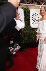 KRISTEN WIIG at 2015 Golden Globe Awards in Beverly Hills