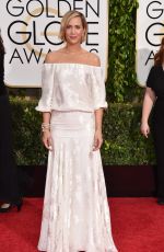 KRISTEN WIIG at 2015 Golden Globe Awards in Beverly Hills