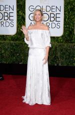 KRISTEN WIIG at 2015 Golden Globe Awards in Beverly Hills