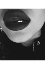 KYLIE JENNER - Instagram Pics